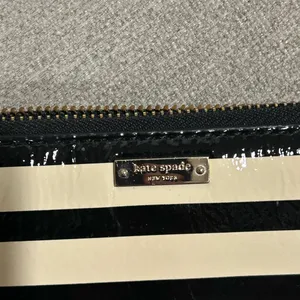 Kate Spade Glossy Black and Cream Striped Long Wallet thumbnail 8