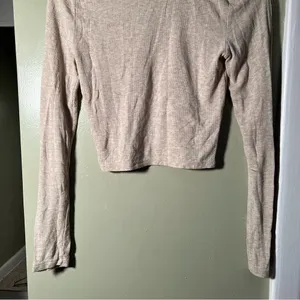Wilfred Aritzia Women's Size Small Mock Neck‎ Crop Top Beige Ribbed Long Sleeve thumbnail 6