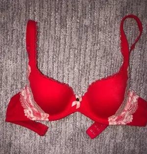 Victoria's Secret Body by Demi Bra thumbnail 1