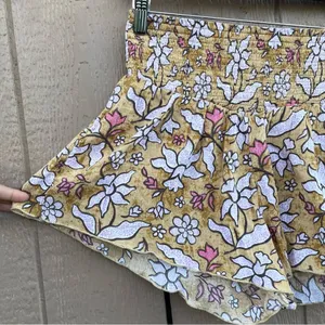 Aerie Womens Shorts Beige Tan Pink Floral Smocked Waist Flowy Size Medium thumbnail 6