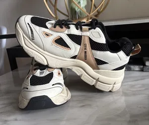 Steve Madden Men's Chunky Sneaker in Black, Cream and Tan thumbnail 1