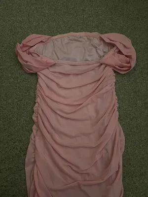 Pink ruched body con dress #partydress #goingout Wore it once for an event No flaws thumbnail 5