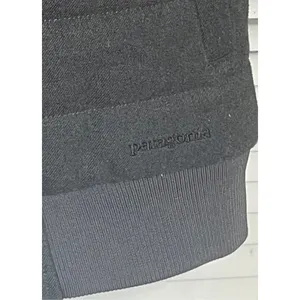 Patagonia Women’s Vagabunda Quilted Fleece Neck Puffer Vest Dark Gray S thumbnail 10