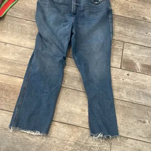 Good American Classic Blue Jeans thumbnail 5