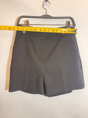 H&M Black High Rise Wide Leg Pleated Tailored Shorts Dressy Size US 6 thumbnail 3