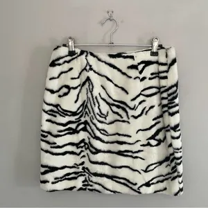 Vintage 90's y2k Fuzzy White Tiger Zebra Mini Skirt thumbnail 2