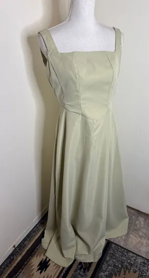 Minimalist Sage Green Structured Midi Dress - Size Large thumbnail 1