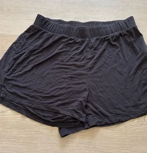 Women’s Black Shorts with Elastic Waistband thumbnail 1