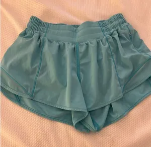 Lululemon Shorts Hotty Hot 2.5" aqua size 4  thumbnail 1