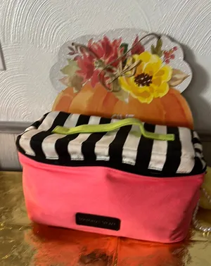 Victoria’s Secret Bray cake thumbnail 1