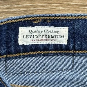 Levi's Premium Wedgie Straight Jeans Womens 23 High Rise Crop Raw Hem Blue 23x26 thumbnail 3