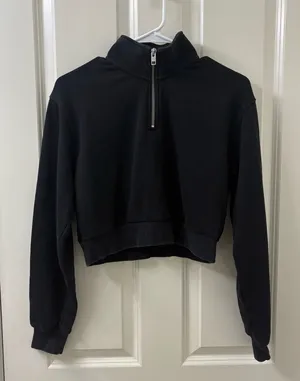 TNA Airy AF Fleece Perfect Cropped Sweatshirt from Aritzia in Black thumbnail 1