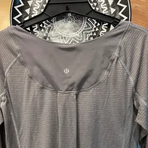Lululemon Gray Space Dye Long Sleeve Active Top Thumbholes Pleated Back Sz 6 thumbnail 2