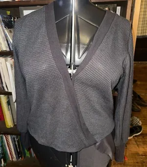 Evereve charcoal gray waffle knit crossover S high low top thumbnail 1