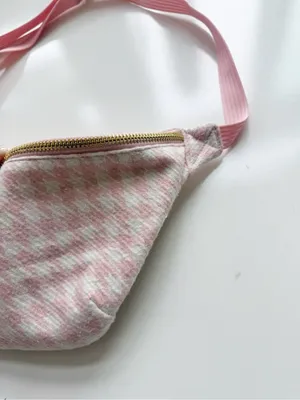 NWT Stoney Clover Lane Quilted Jumbo Fanny Pack Pink Houndstooth thumbnail 4
