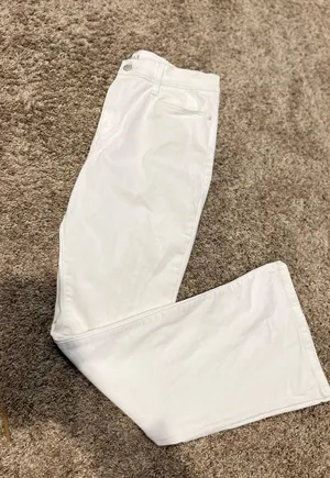 White Flare Jeans thumbnail 1