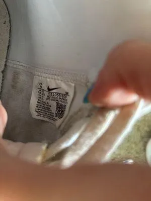 Nike shoes  thumbnail 4
