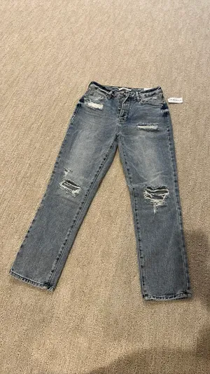 Mom Jeans thumbnail 1