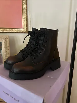 Madden‎ Girl Carra Boots Lace Up Combat Lug Sole Brown Rub Grunge NEW Size 5.5 thumbnail 2