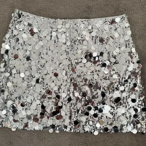 NWT Nasty Gal Plus Size Silver Sequin Split Mini Skirt Size 14 thumbnail 4