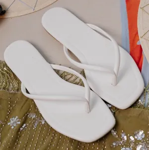 These Three Boutique Tallulah Sandals-White thumbnail 1