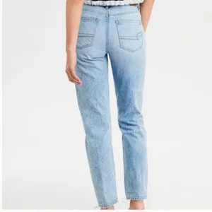 ✨American Eagle AE Destroyed Mom Jeans✨ thumbnail 4