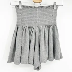 Natural Life Womens Smocked Waist Shorts Gray Ruffle Trim Daisy Charm‎ Size XS thumbnail 9