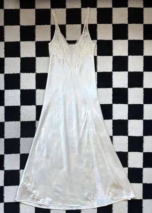 Vintage Victoria’s Secret White Satin Maxi Slip Gown S thumbnail 1