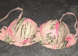 Pink Victoria secret bra thumbnail 1