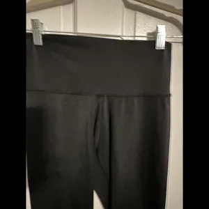 Aerie Black Leggings size Medium thumbnail 2
