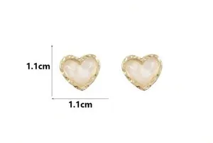Elegant Gold Heart Earrings thumbnail 4