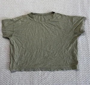 Lululemon Cates Tee Heathered Olive Green Cropped Boxy T-Shirt Womens Size 6 thumbnail 1
