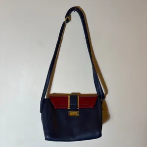 Captain Marvel Marvel Comics Crossbody Shoulder Bag‎ Purse Star Logo thumbnail 3