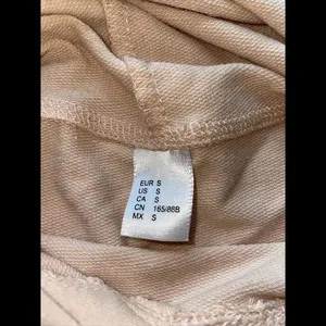 Beige Cropped Hoodie C’est‎ La Vie Size Small thumbnail 3