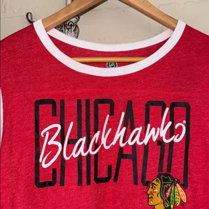 Blackhawks hockey shirt Chicago NHL Red White Apparel medium NEW tee top t thumbnail 2