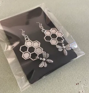 Handmade 🐝 antique silver tone bee dangle earrings NEW gift💚 thumbnail 4
