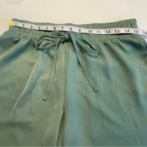 A New Day Jogger Pants Women’s Size Medium Green Lightweight Tapered Leg Pull On thumbnail 9