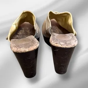 Gold Leather Wooden Heels‎ Size 8 thumbnail 4