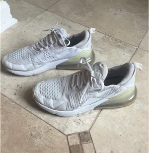 Nike Tennis Shoes thumbnail 3