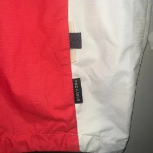 Vintage 1990's Columbia Windbreaker Jacket Packable.‎ Women’s size Medium. thumbnail 8