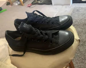 Low Top Black Converse All Star thumbnail 1