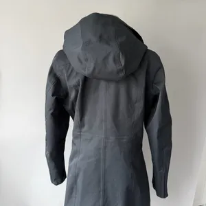 Patagonia Black Hooded Jacket Women’s Small Full Zip Coat thumbnail 7
