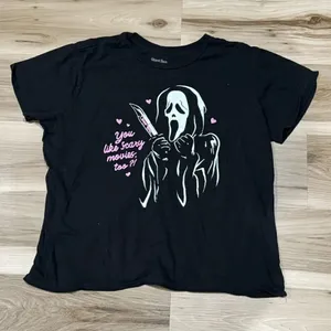Ghostface Black Short Sleeve Graphic Tee Shirt Women’s Large thumbnail 1