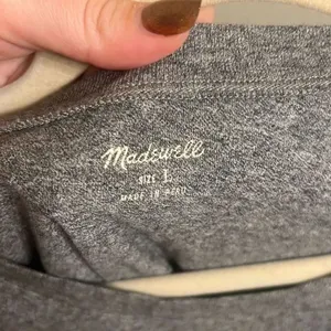 ✨Madewell Knot-Front Grey Sz Large Tee✨ thumbnail 5