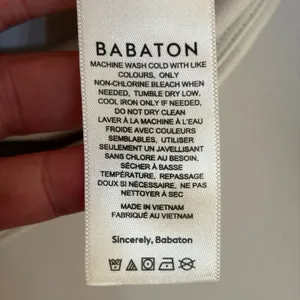 Babaton Aritzia Cream Long Sleeve V-Neck Collared Crop Top‎ 2XS Minimalist thumbnail 3