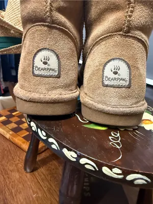 Bearpaw Emma Short Hickory Classic Chestnut Suede Boots thumbnail 9