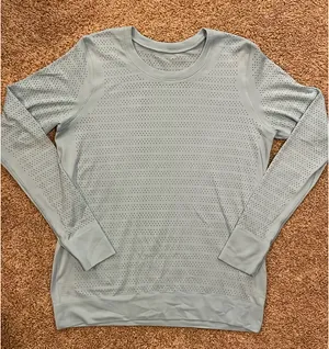 Lululemon Long Sleeve thumbnail 1