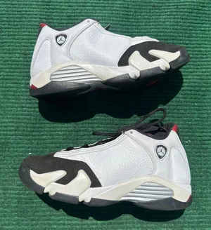 Air Jordan 14 Retro GS 'Black Toe' 2024 Size 6y Women’s Size 7.5 thumbnail 1