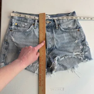 AGOLDE Parker Distressed‎ Denim Cut Off Shorts Light Wash Blue size 26 thumbnail 9
