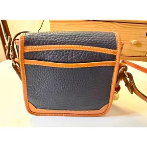 Vintage Y2K DOONEY & BOURKE Tan & Navy Pebbled Leather Crossbody thumbnail 4